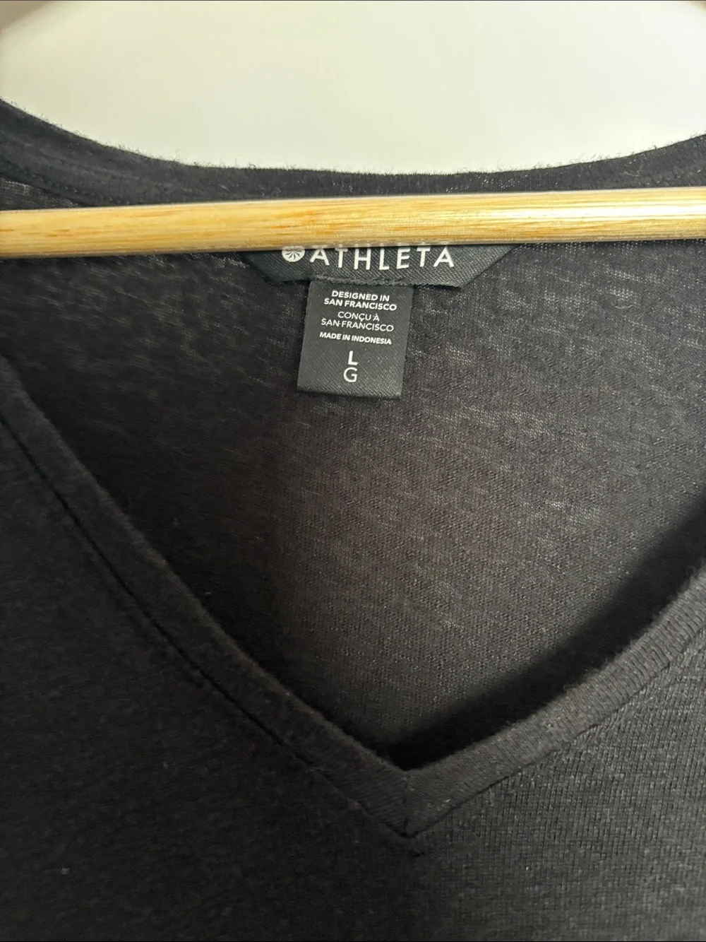 Athleta Black V-Neck Short Sleeve Top - Picture 2 of 3